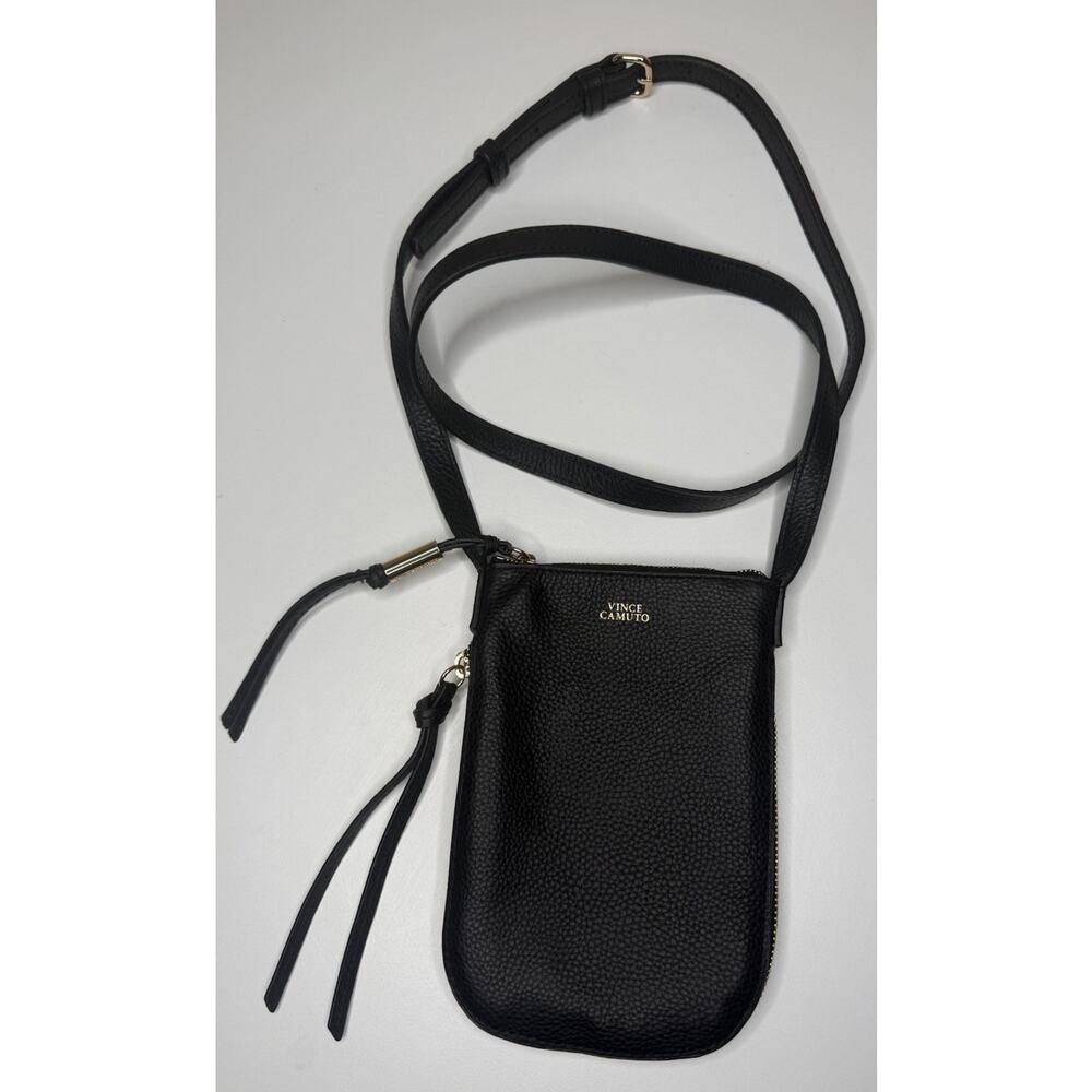 Vince Camuto Kenzy Crossbody Black Pebbled Leather Zip Top Zip Around Phone Bag